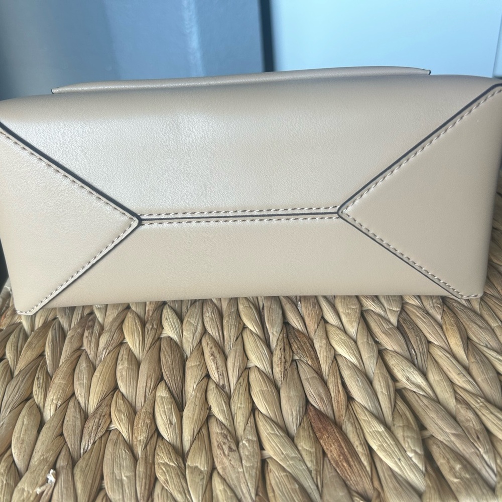 Studded Beige Leather Shoulder Bag - Picture 5 of 13